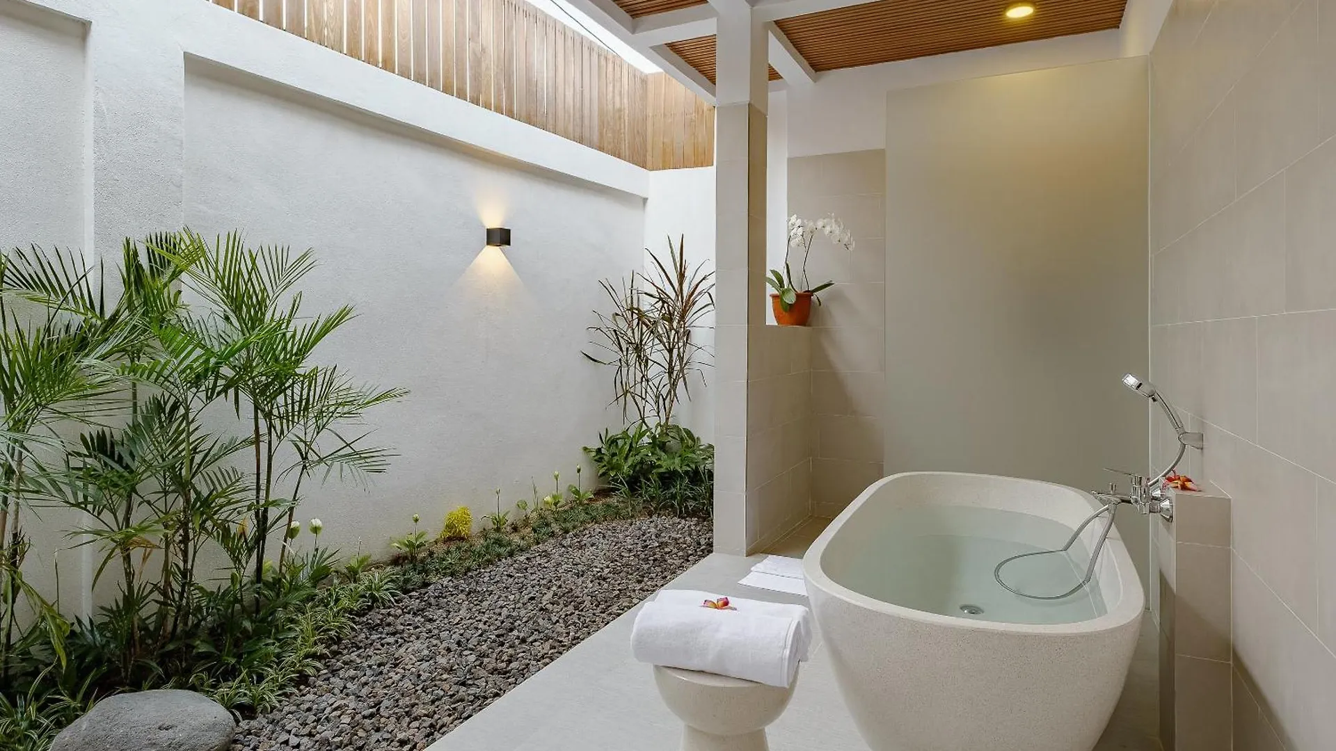 Eben Haezer Ubud Villa Indonesia